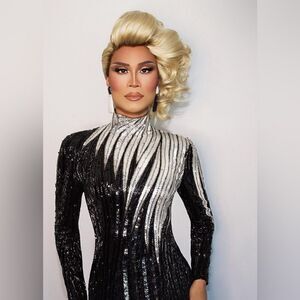 Bob Mackie Vintage Heavily Beaded & Sequin Black & Silver Stunning Dramatic Gown